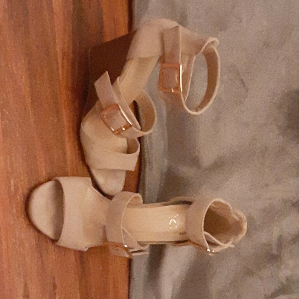 Soft pink wedges